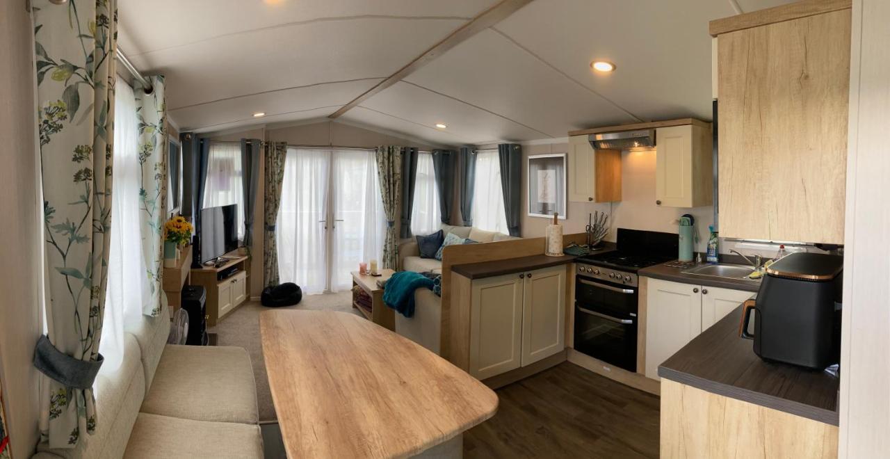 Sunflower Lodge, Lido Leisure Park, Knaresborough