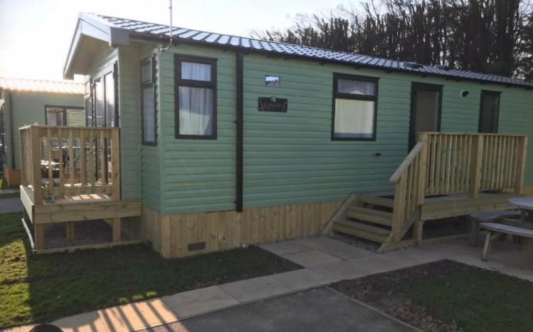 Sunflower Lodge, Lido Leisure Park, Holiday home
