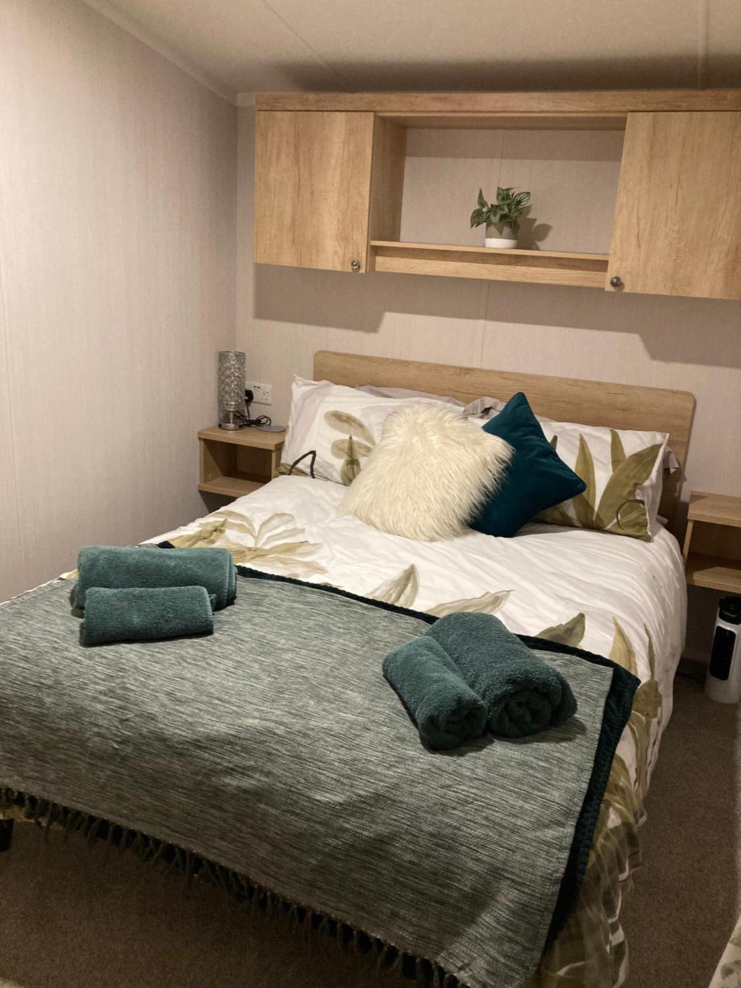 Sunflower Lodge, Lido Leisure Park, * Knaresborough
